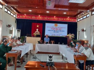 Phòng Tư pháp Điện Bàn tuyên truyền Luật hòa giải cơ sở  cho Hội Cựu chiến binh thị xã