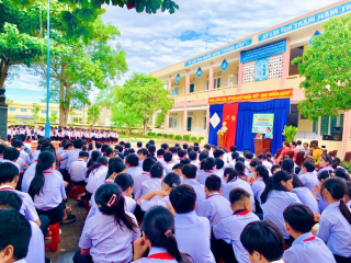 Điện Trung tuyên truyền, phổ biến giáo dục pháp luật cho học sinh Trường THCS Lê Đình Dương