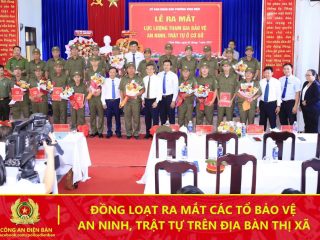 ĐỒNG LOẠT RA MẮT CÁC TỔ BẢO VỆ AN NINH, TRẬT TỰ TRÊN ĐỊA BÀN THỊ XÃ